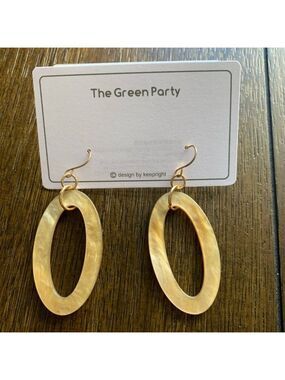 New Gold Handcrafted Oval Stone Earrings